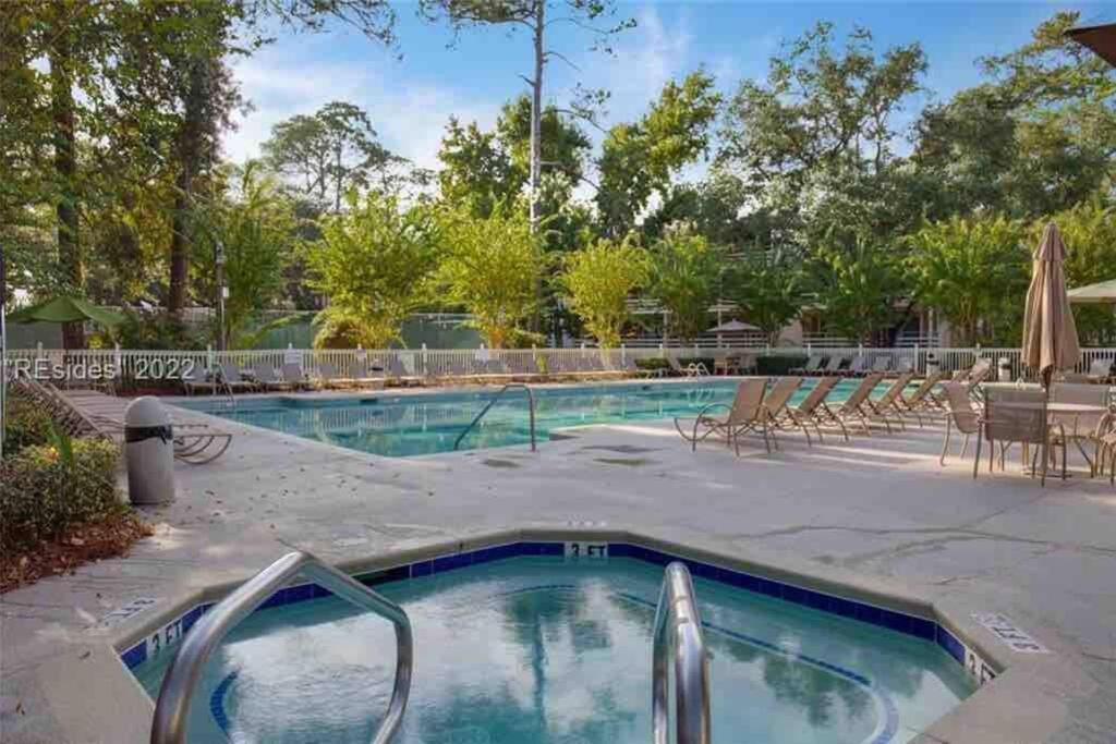 Cute 2 Bedroom, 2 Bath Condo At Folly Field Beach Hilton Head Island Ngoại thất bức ảnh